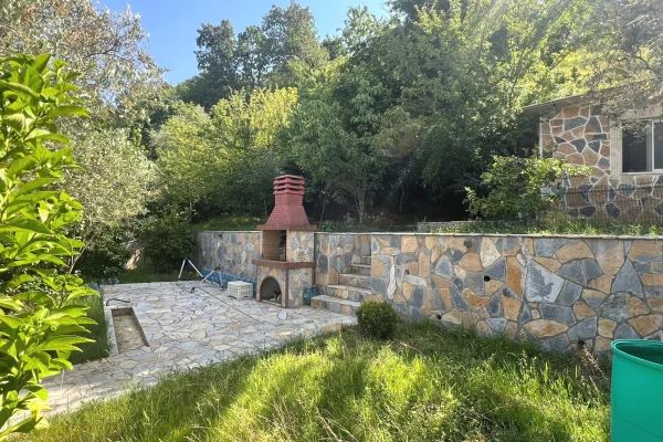 Shtepi ne shitje Vila Luksoze ne Tirane, 6+1, Mobilimi E mobiluar, Pagesa 400,000  Euro.