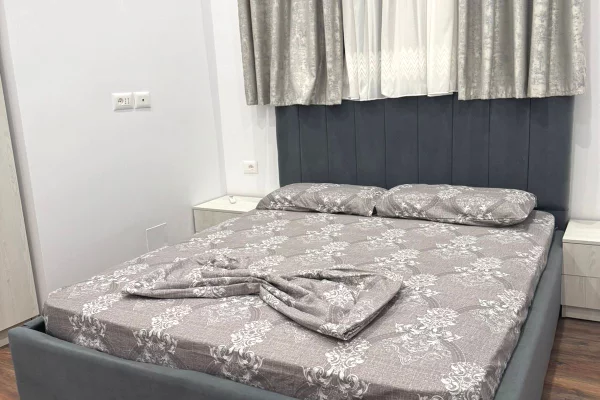 Shtepi ne shitje Apartament ne Tirane, 1+1, Mobilimi E mobiluar, Pagesa 89,000  Euro.