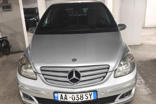Auto in Vendita a Tirana - 2,750 Euro