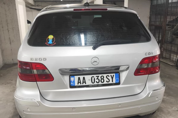 Auto in Vendita a Tirana, Mercedes-Benz, 2006 Diesel,Kambio Automatik Pagamento 2,750  Euro.