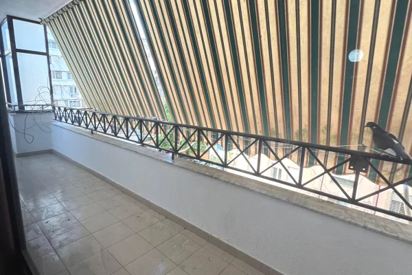 Shtepi ne shitje Apartament ne Tirane, 2+1, Mobilimi Pjeserisht e mobiluar, Pagesa 310,000  Euro.