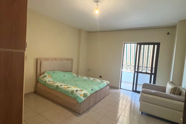 Shtepi ne shitje Apartament ne Tirane, 2+1, Mobilimi Pjeserisht e mobiluar, Pagesa 310,000  Euro.