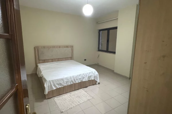 Shtepi ne shitje Apartament ne Tirane, 2+1, Mobilimi Pjeserisht e mobiluar, Pagesa 310,000  Euro.