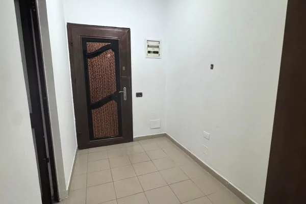 Shtepi ne shitje Apartament ne Tirane, 2+1, Mobilimi Pjeserisht e mobiluar, Pagesa 310,000  Euro.
