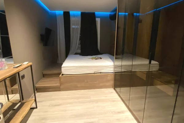 Shtepi ne shitje Apartament ne Tirane, 2+1, Mobilimi E mobiluar, Pagesa 180,000  Euro.