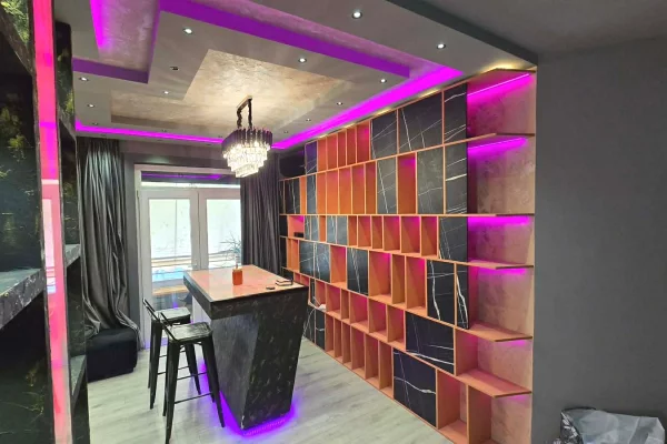 Shtepi ne shitje Apartament ne Tirane, 2+1, Mobilimi E mobiluar, Pagesa 180,000  Euro.
