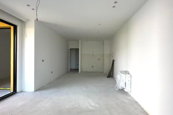 Shtepi ne shitje Apartament ne Tirane, 2+1, Mobilimi Bosh, pa mobiluar, Pagesa 385,000  Euro.