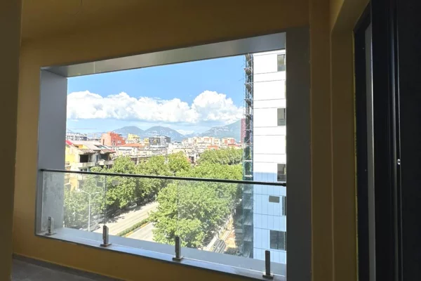 Shtepi ne shitje Apartament ne Tirane, 2+1, Mobilimi Bosh, pa mobiluar, Pagesa 385,000  Euro.