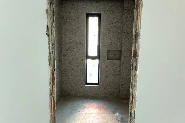 Shtepi ne shitje Apartament ne Tirane, 2+1, Mobilimi Bosh, pa mobiluar, Pagesa 385,000  Euro.
