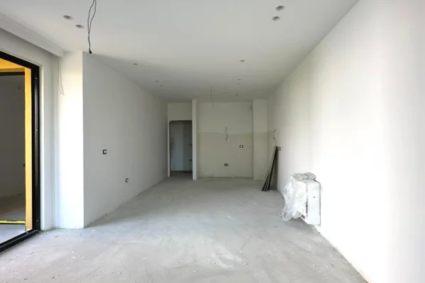 Shtepi ne shitje Apartament ne Tirane, 2+1, Mobilimi Bosh, pa mobiluar, Pagesa 385,000  Euro.
