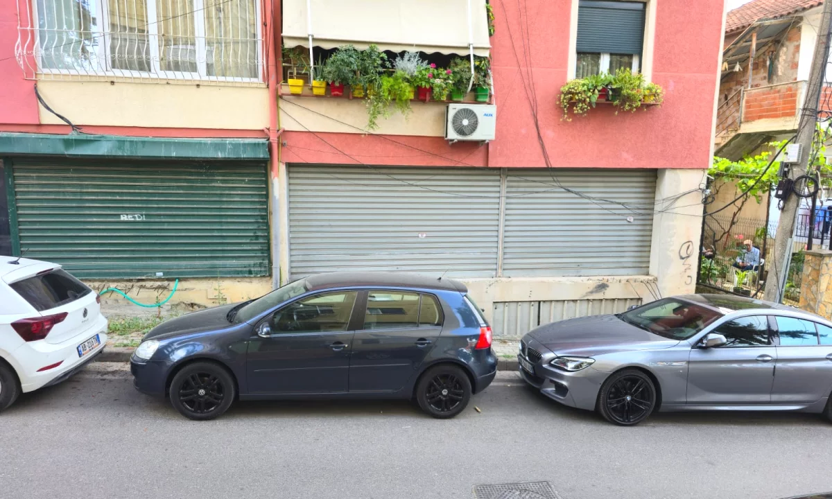 Selite shitet ambient biznesi 2 kate. Me hipoteke te rregullt