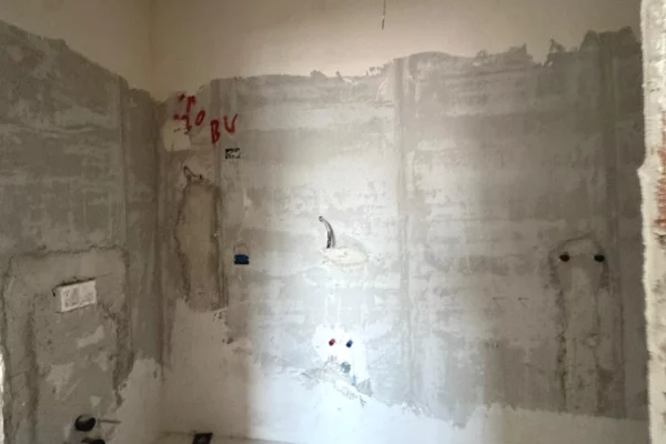 Shtepi ne shitje Apartament ne Tirane, 2+1, Mobilimi Bosh, pa mobiluar, Pagesa 263,000  Euro.