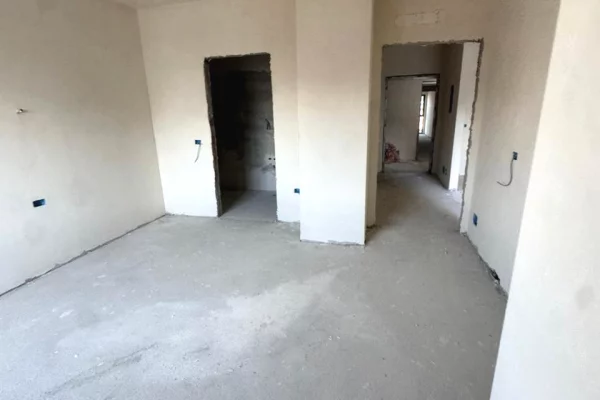 Shtepi ne shitje Apartament ne Tirane, 2+1, Mobilimi Bosh, pa mobiluar, Pagesa 263,000  Euro.