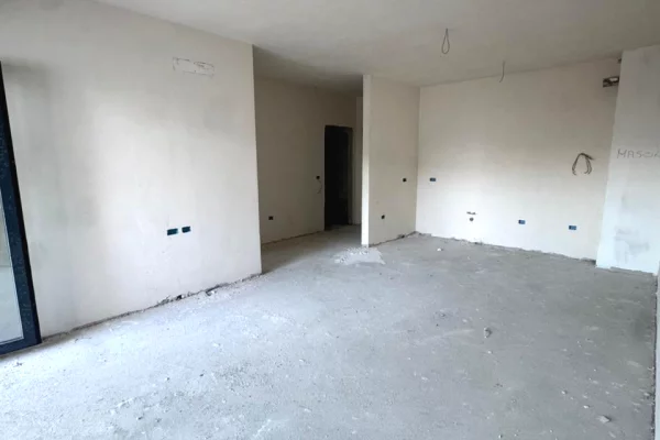 Shtepi ne shitje Apartament ne Tirane, 2+1, Mobilimi Bosh, pa mobiluar, Pagesa 263,000  Euro.