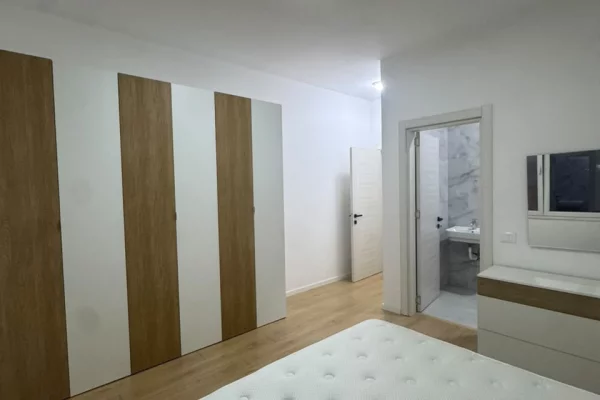 Shtepi me qera Apartament ne Tirane, 2+1, Mobilimi E mobiluar, Pagesa 550  Euro.