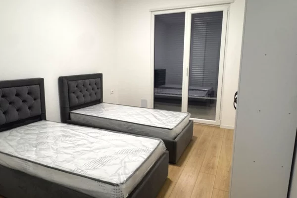 Shtepi me qera Apartament ne Tirane, 2+1, Mobilimi E mobiluar, Pagesa 550  Euro.