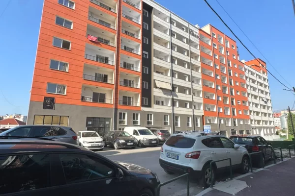 Shtepi me qera Apartament ne Tirane, 2+1, Mobilimi Bosh, pa mobiluar, Pagesa 65,000  Leke.