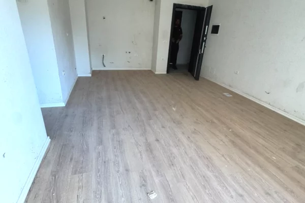 Shtepi me qera Apartament ne Tirane, 2+1, Mobilimi Bosh, pa mobiluar, Pagesa 65,000  Leke.