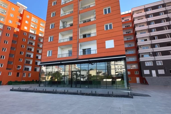 Shtepi me qera Apartament ne Tirane, 2+1, Mobilimi Bosh, pa mobiluar, Pagesa 65,000  Leke.