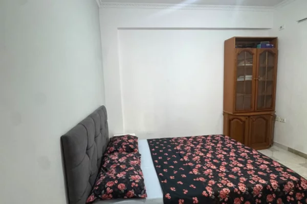 Shtepi me qera Apartament ne Tirane, 2+1, Mobilimi E mobiluar, Pagesa 50,000  Leke.