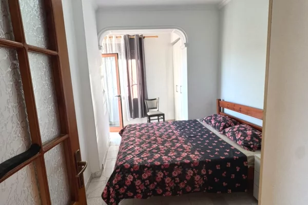 Shtepi me qera Apartament ne Tirane, 2+1, Mobilimi E mobiluar, Pagesa 50,000  Leke.