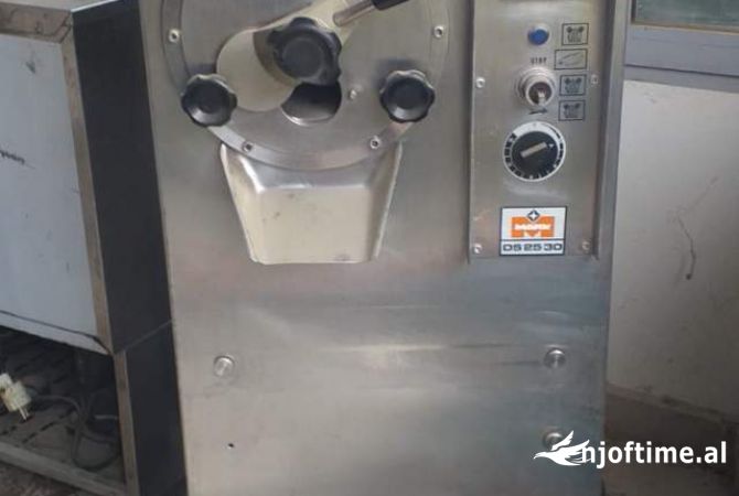 Pajisje biznesi ne shitje ne Durres - 2,300 Euro