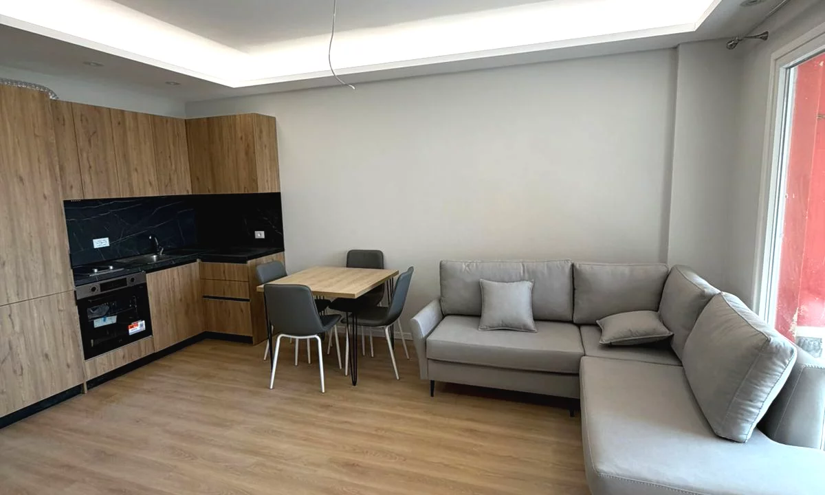 Shtepi me qera Apartament ne Tirane, 2+1, Mobilimi E mobiluar, Pagesa 40,000  Leke.