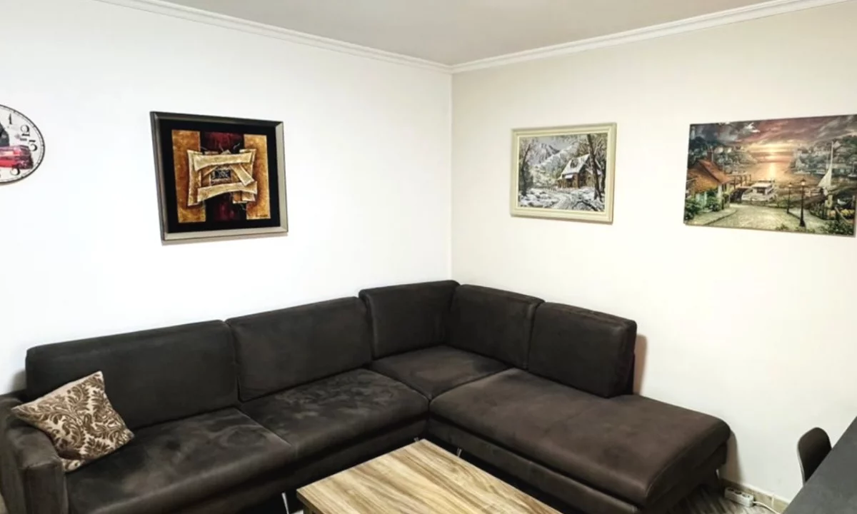 Shtepi me qera Apartament ne Tirane, 1+1, Mobilimi E mobiluar, Pagesa 50,000  Leke.