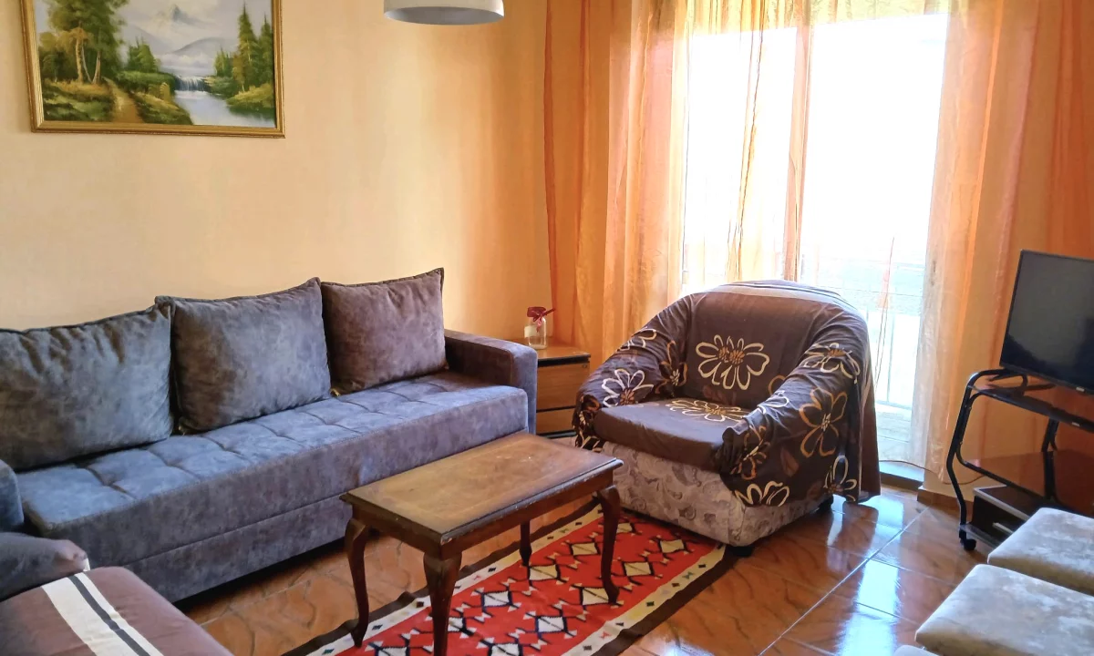 Shtepi me qera Apartament ne Tirane, 1+1, Mobilimi E mobiluar, Pagesa 50,000  Leke.