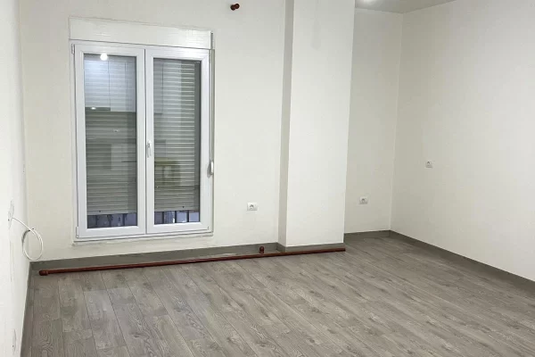 Shtepi me qera Apartament ne Tirane, 1+1, Mobilimi Bosh, pa mobiluar, Pagesa 350  Euro.