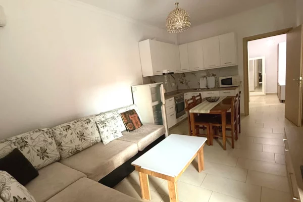 Shtepi me qera 2+1 ne Tirane - 450 Euro