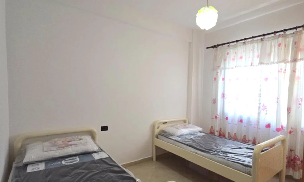Shtepi me qera Apartament ne Tirane, 2+1, Mobilimi E mobiluar, Pagesa 45,000  Leke.