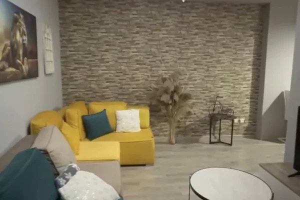 Shtepi me qera 2+1 ne Tirane - 400 Euro