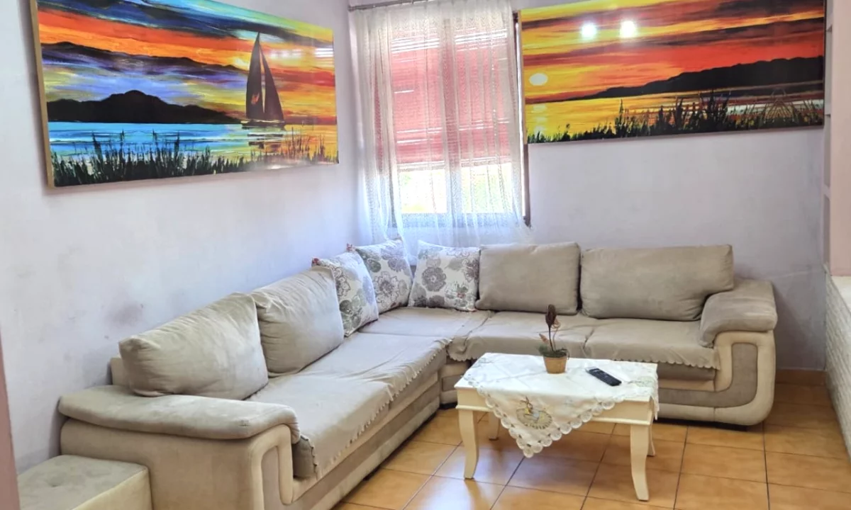 Shtepi me qera Apartament ne Tirane, 2+1, Mobilimi E mobiluar, Pagesa 45,000  Leke.