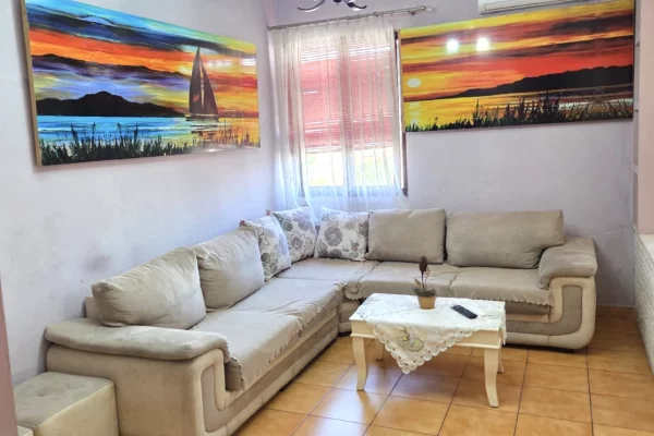 Shtepi me qera 2+1 ne Tirane - 45,000 Leke