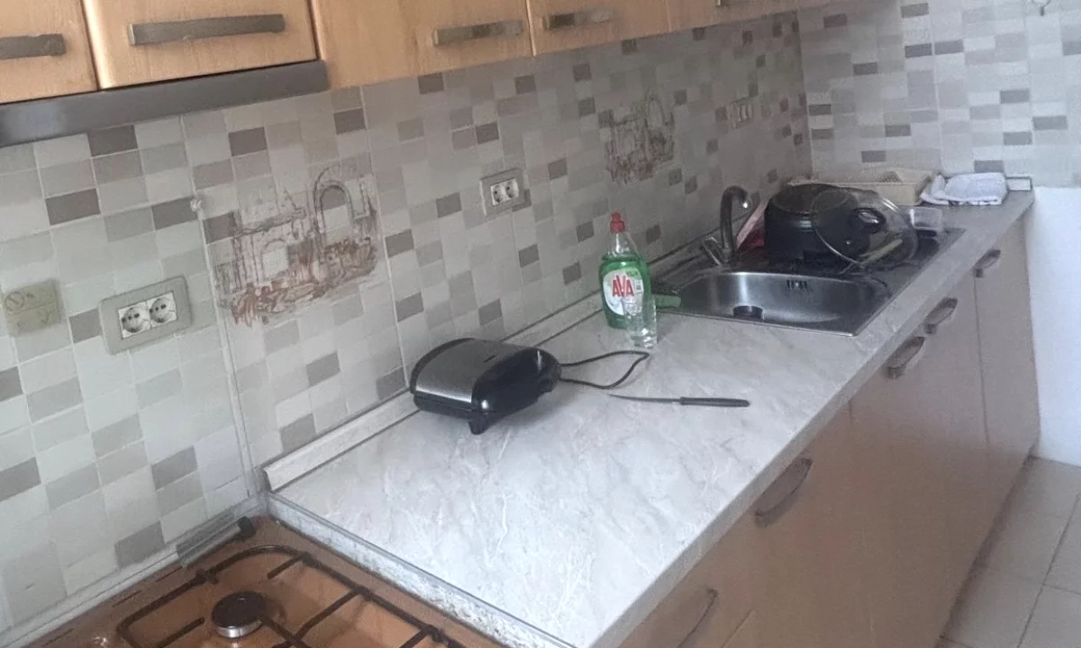 Shtepi me qera Apartament ne Tirane, 1+1, Mobilimi E mobiluar, Pagesa 40,000  Leke.
