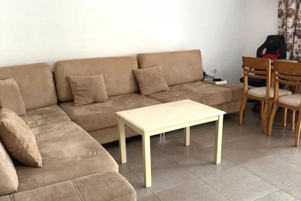 Shtepi me qera 2+1 ne Tirane - 55,000 Leke