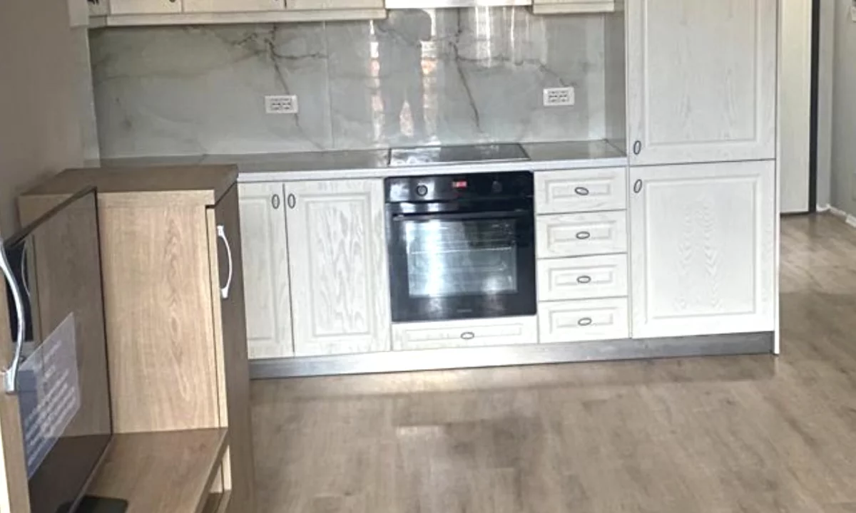 Shtepi me qera Apartament ne Tirane, 1+1, Mobilimi E mobiluar, Pagesa 50,000  Leke.