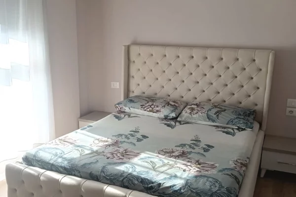 Jepet apartament me qera Don Bosko 