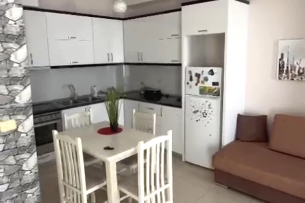Shtepi me qera 1+1 ne Tirane - 38,000 Leke