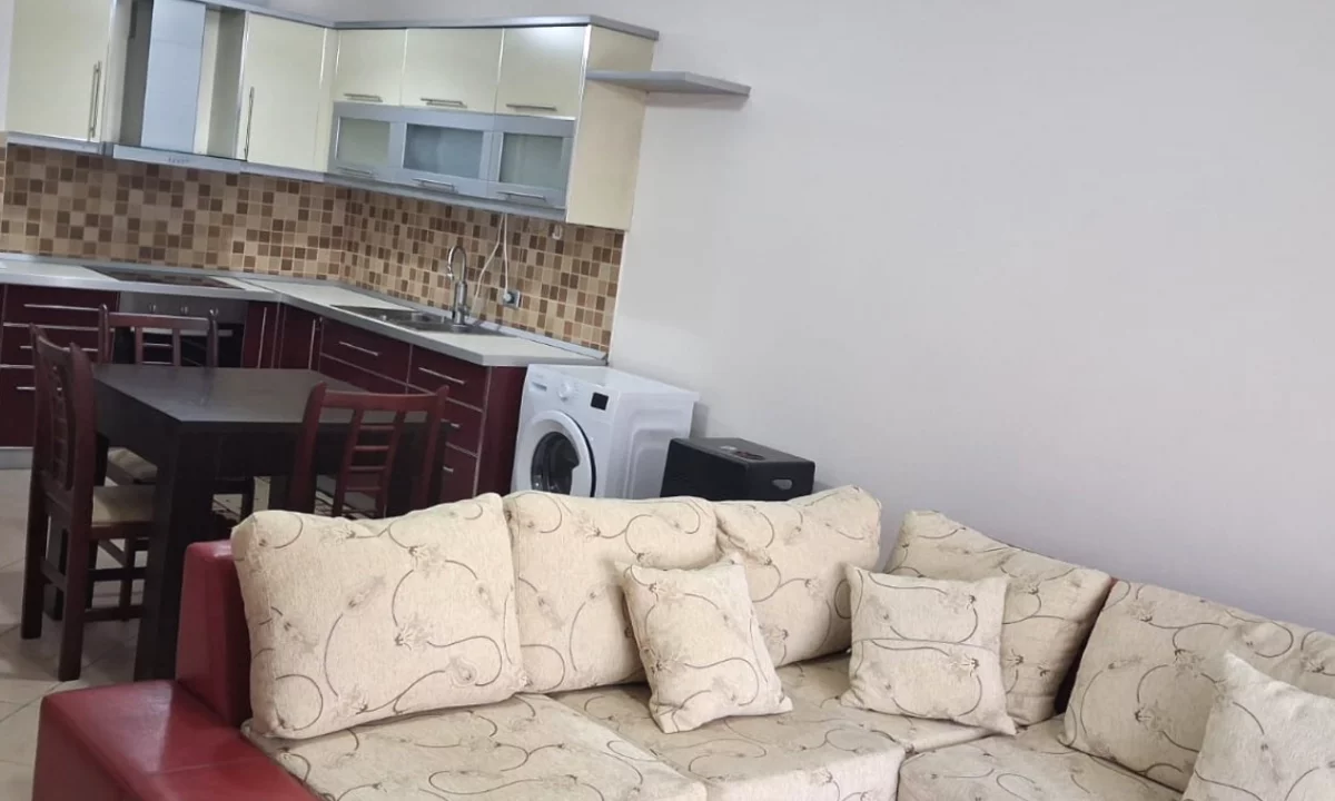 Shtepi me qera Apartament ne Tirane, 1+1, Mobilimi E mobiluar, Pagesa 55,000  Leke.