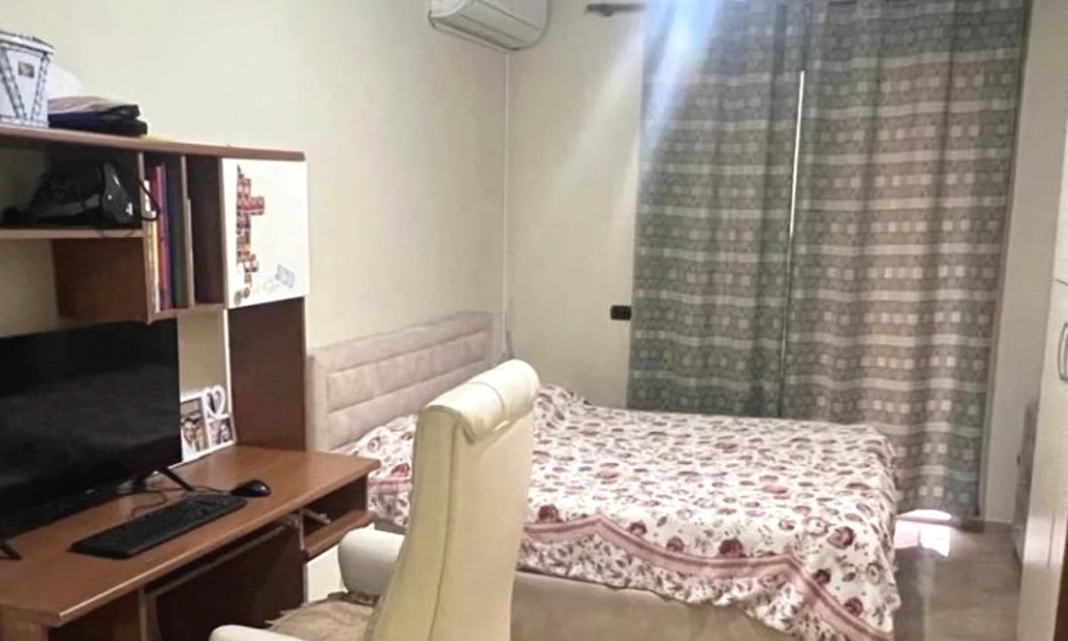 Shtepi me qera Apartament ne Tirane, 2+1, Mobilimi E mobiluar, Pagesa 40,000  Leke.