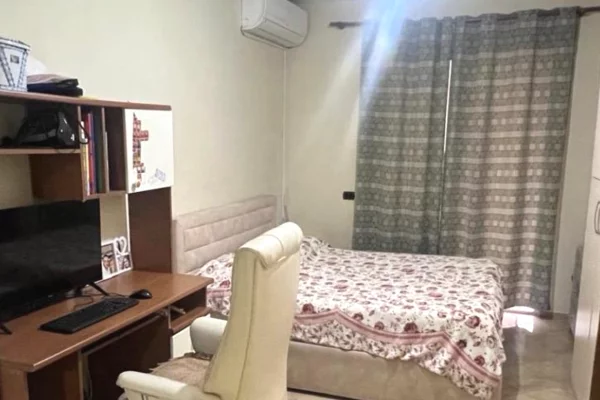 Shtepi me qera 2+1 ne Tirane - 40,000 Leke