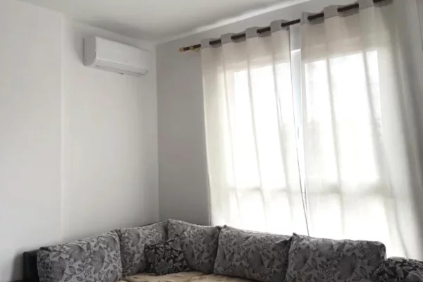 Shtepi me qera 1+1 ne Tirane - 40,000 Leke