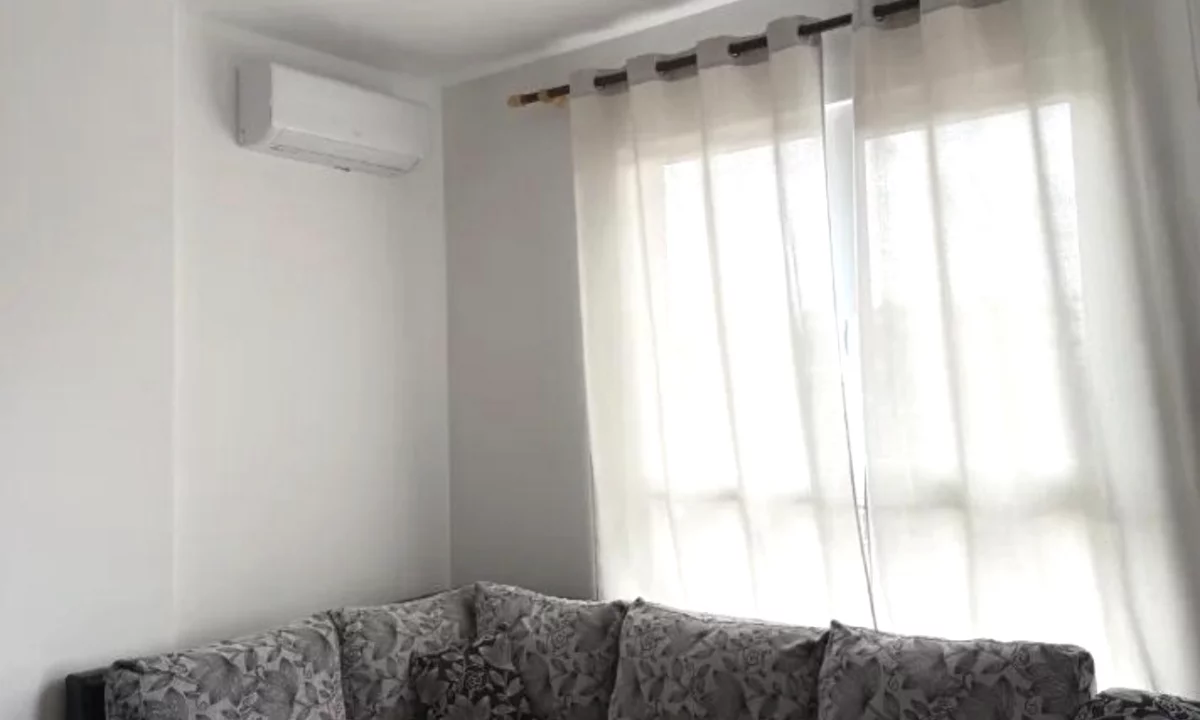 Shtepi me qera Apartament ne Tirane, 1+1, Mobilimi E mobiluar, Pagesa 40,000  Leke.