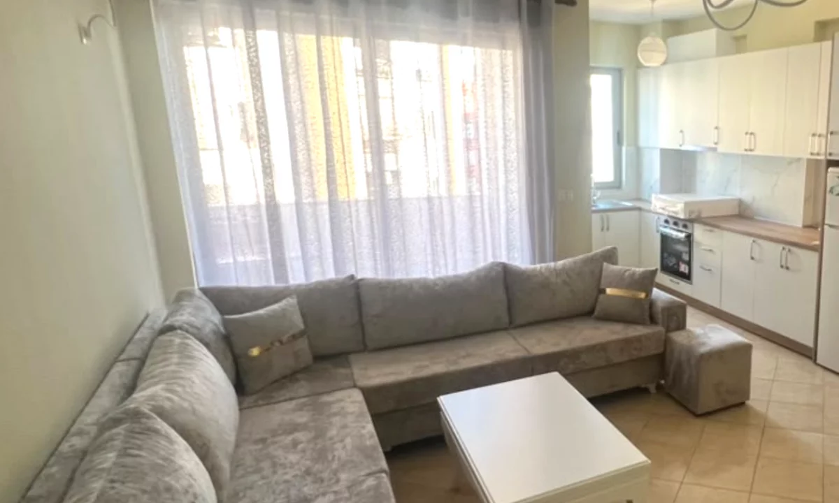 Shtepi me qera Apartament ne Tirane, 2+1, Mobilimi E mobiluar, Pagesa 50,000  Leke.