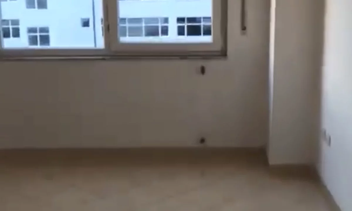 Shtepi me qera Apartament ne Tirane, 2+1, Mobilimi Bosh, pa mobiluar, Pagesa 40,000  Leke.