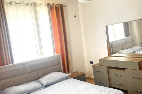 Jepet apartament me qera 1+1 5 Maji