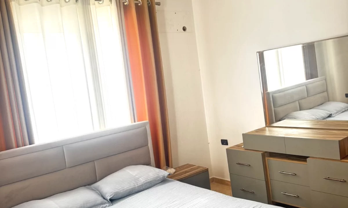 Shtepi me qera Apartament ne Tirane, 1+1, Mobilimi E mobiluar, Pagesa 500  Euro.