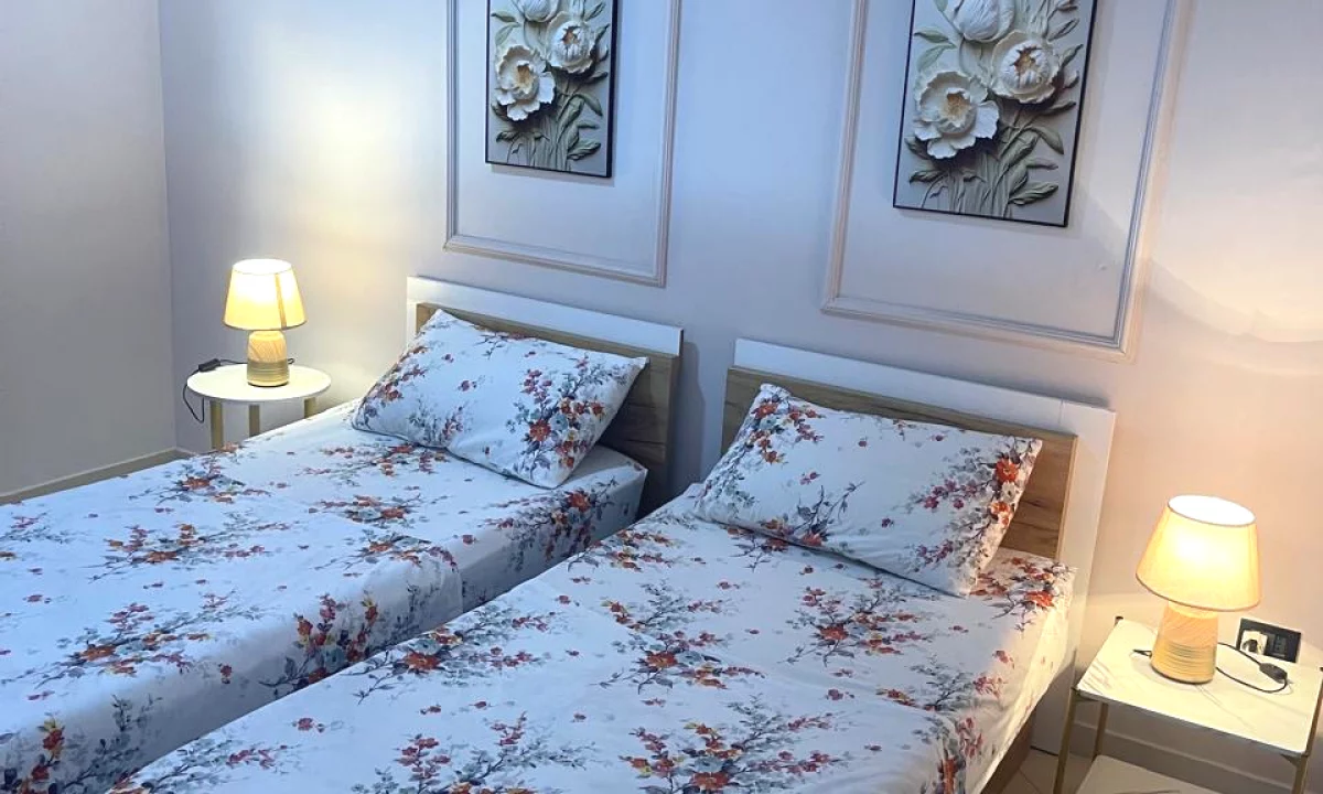 Shtepi me qera Apartament ne Tirane, 1+1, Mobilimi E mobiluar, Pagesa 50,000  Leke.
